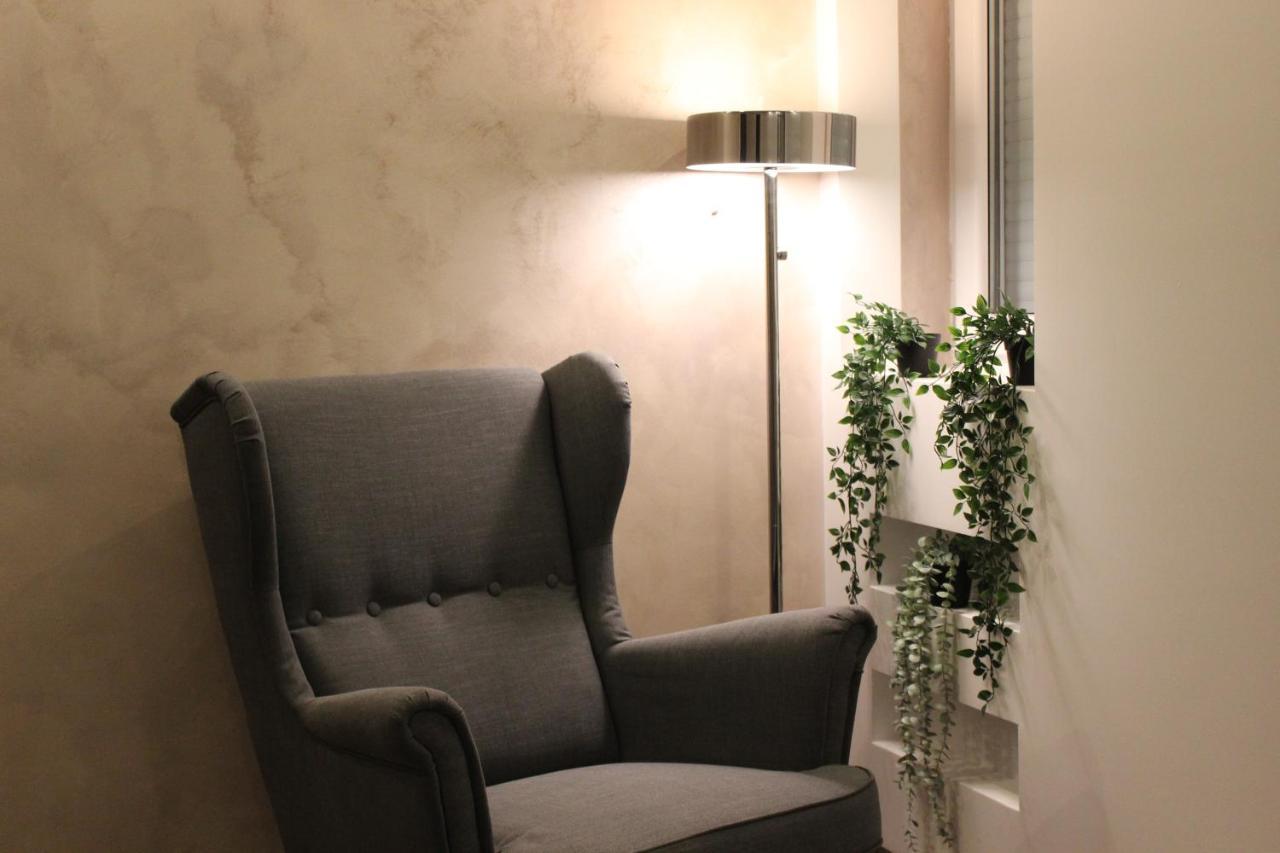 Luxury Apartments Parking In Garage Ni Εξωτερικό φωτογραφία