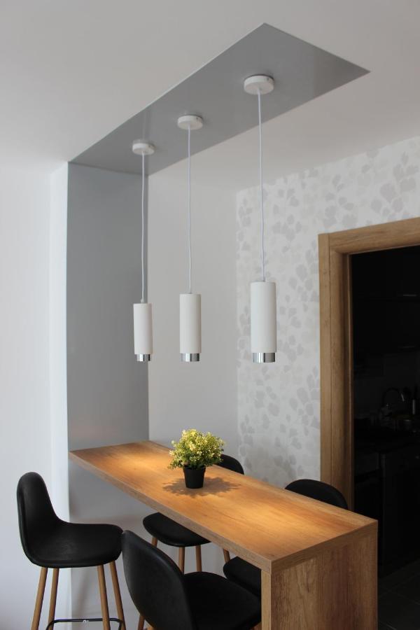 Luxury Apartments Parking In Garage Ni Εξωτερικό φωτογραφία