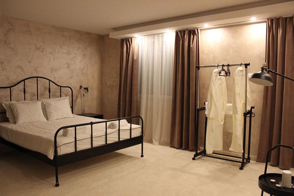 Luxury Apartments Parking In Garage Ni Εξωτερικό φωτογραφία